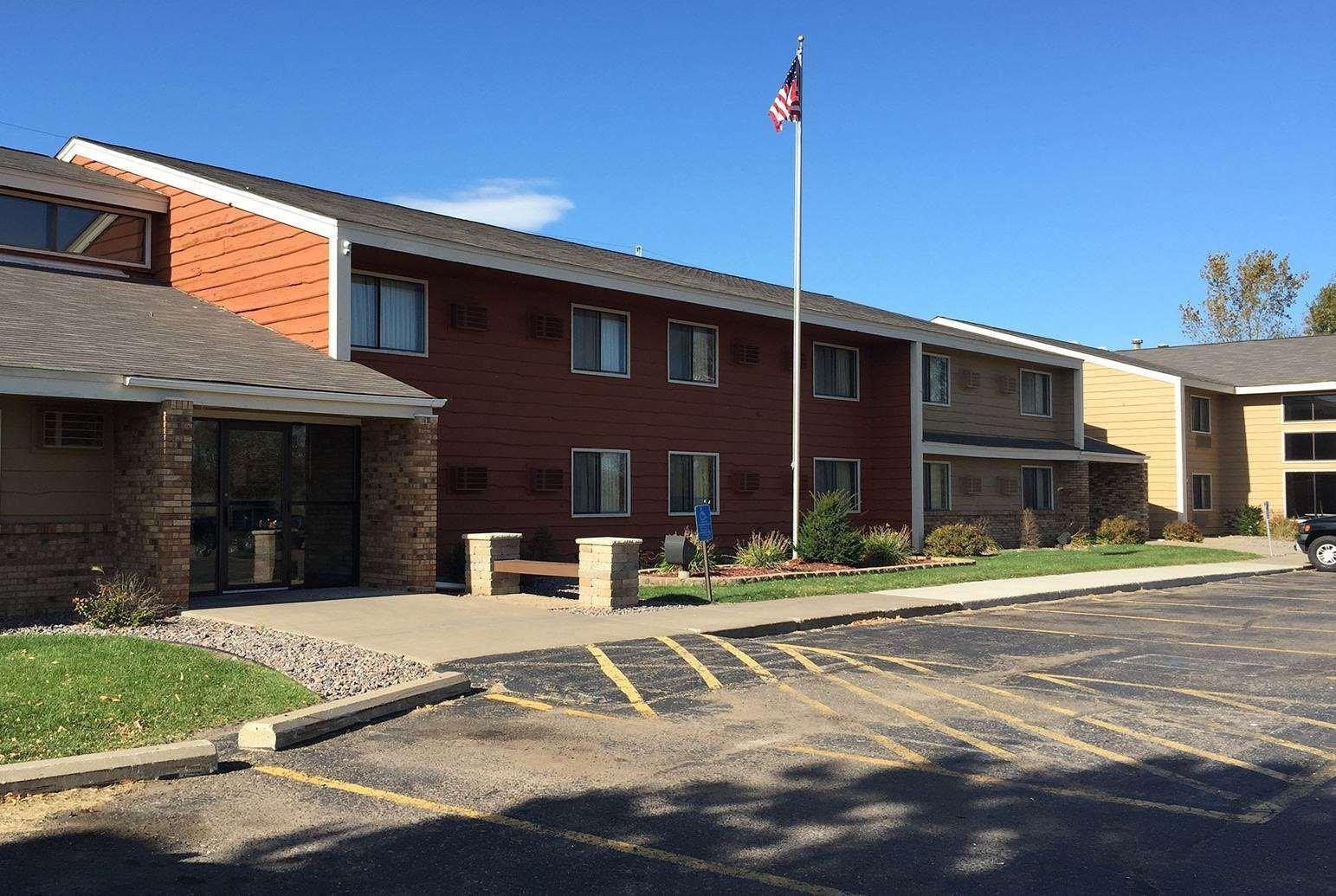 Americinn By Wyndham Forest Lake Exterior photo